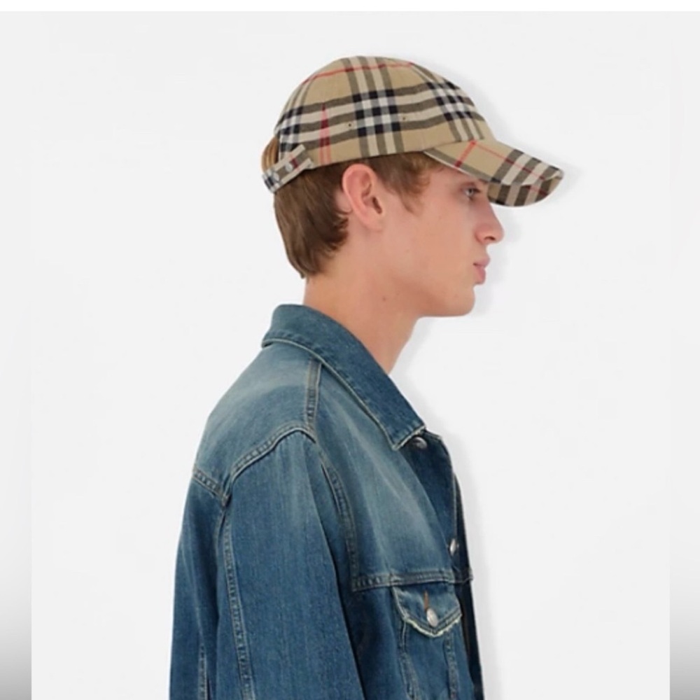 Burberry vintage check baseball cap color stone size large brand new UNISEX